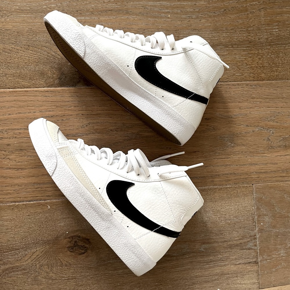 Nike boys size 5Y